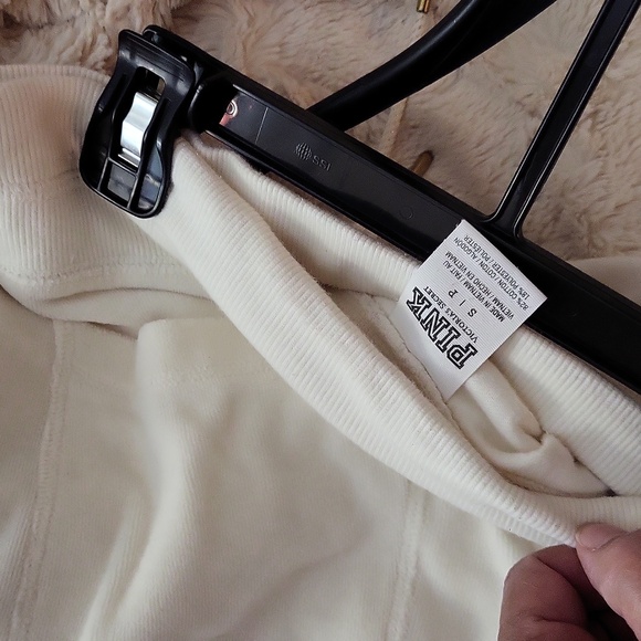 VICTORIA SECRET (PINK)SWEAT SUIT - Picture 17 of 17